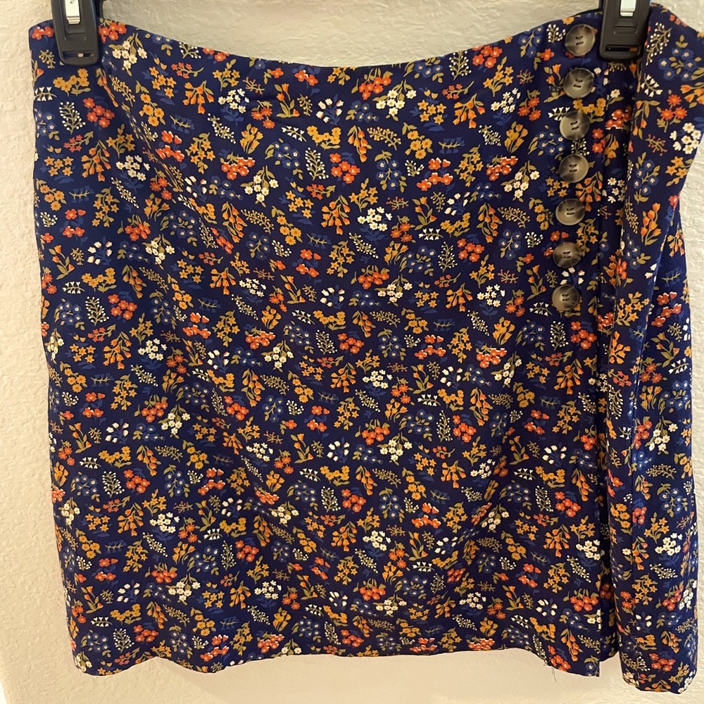 EUC Madewell mini skirt with button accent
